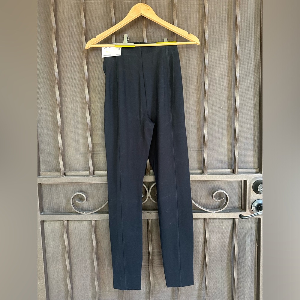 NWT (never worn) On 34th Black Skinny Leg, High Rise Pants, Size Small